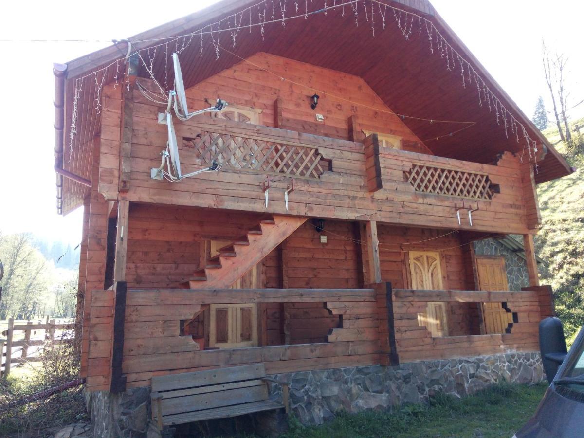 Hotel Edelveys Worochta Exterior foto